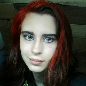 Meet your Posher, Chloe